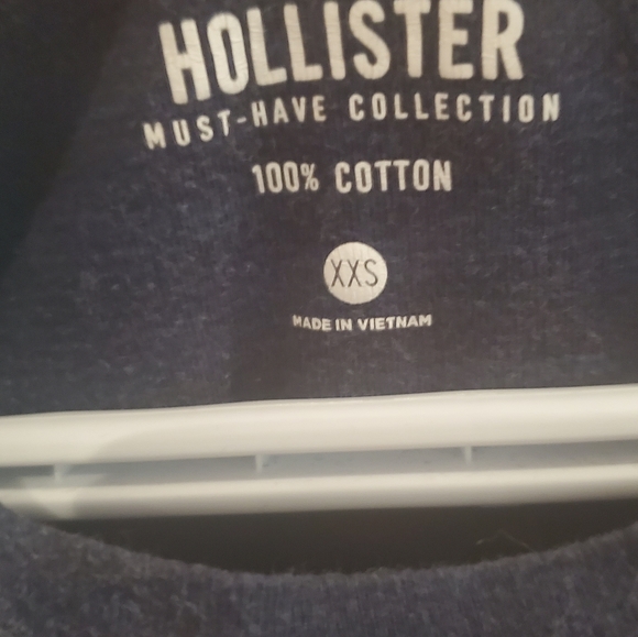 Hollister Tee! XXS - Picture 2 of 3